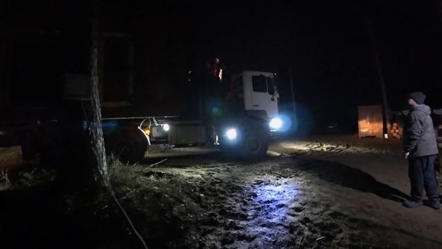 Сборка огромного модульного дома мощным манипулятором смотреть онлайн