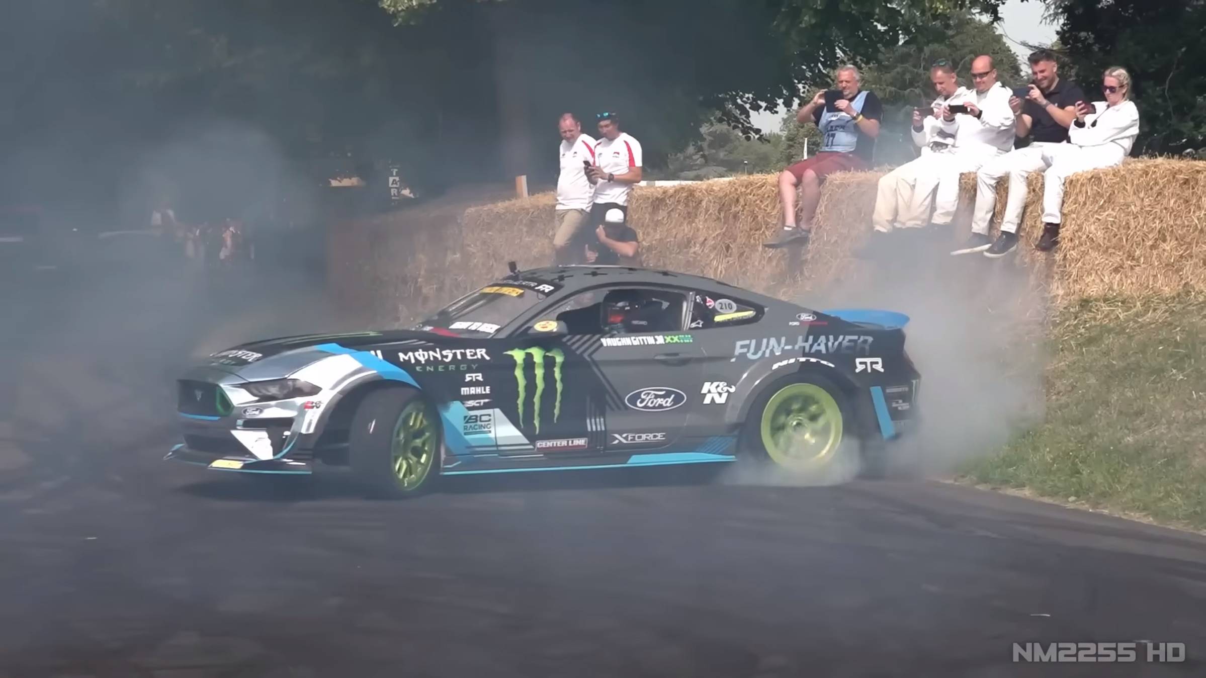 The BEST of the Worlds Most FAMOUS Turnaround _ 2017-2024 Goodwood Festival of Speed смотреть онлайн