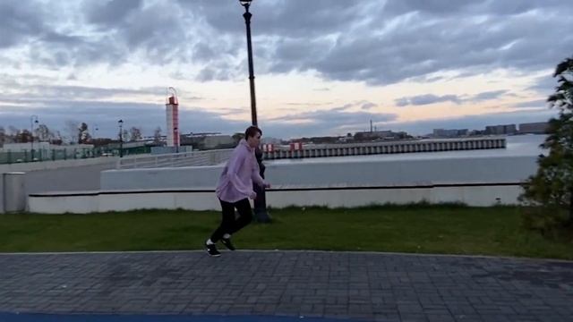 Паркур и фриран Трюки на спотах метро Крестовский остров. Паркур влог смотреть онлайн