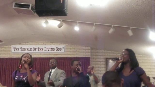 Mac Family Gospel Singers смотреть онлайн