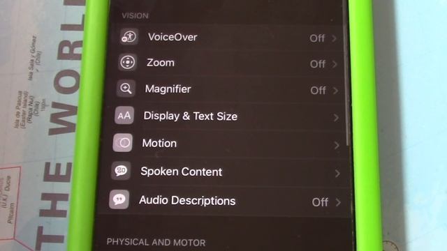 How to Turn iPhone Screen from Black and White to Color on iOS 14 смотреть онлайн
