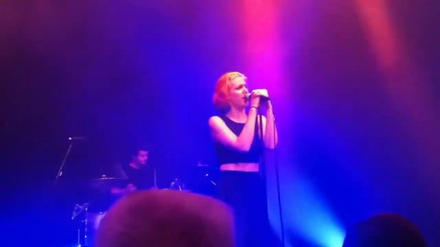 MS MR - Hurricane (Live at Apple Store Kurfürstendamm Berlin) смотреть онлайн