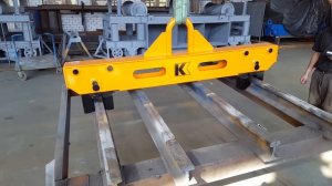 Траверса для подъёма и перемещения рельсошпальной решётки