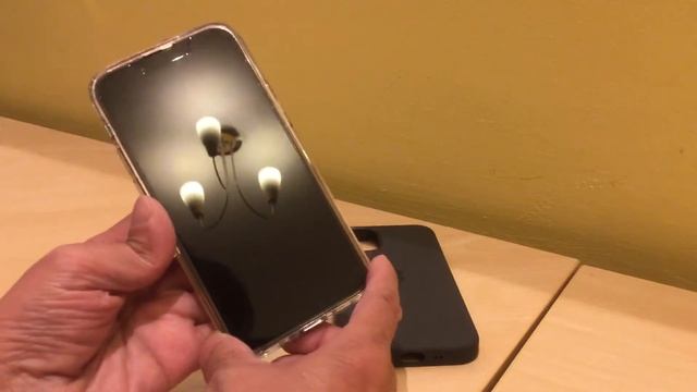 iPhone 📱 13 Mini - Spigen Ultra Hybrid Case Vs Black Apple 🍏 Silicone Case смотреть онлайн