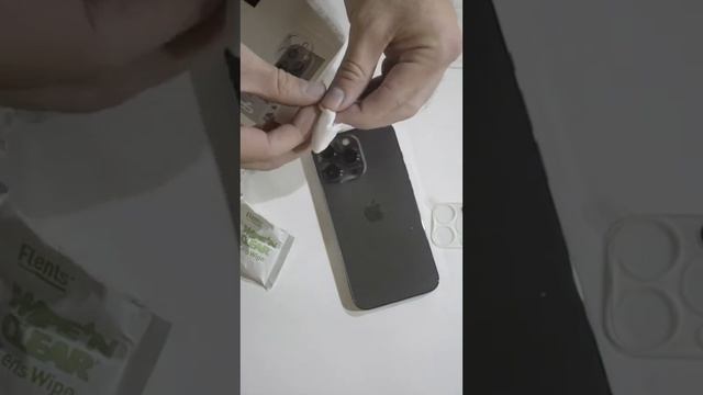 Cracked camera lens protector replacement on iPhone 13 Pro | Spigen смотреть онлайн