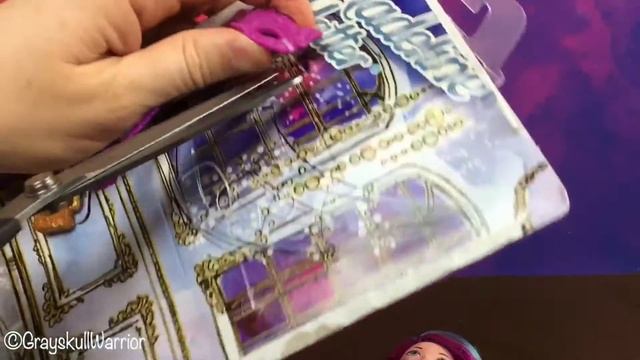 Ever After High - Thronecoming - Madeline Hatter смотреть онлайн