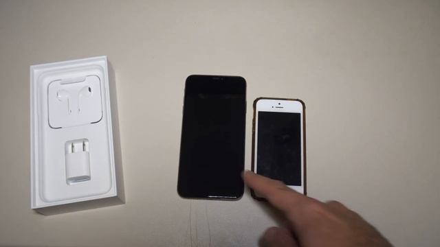 iPhone Xs Max Unboxing смотреть онлайн