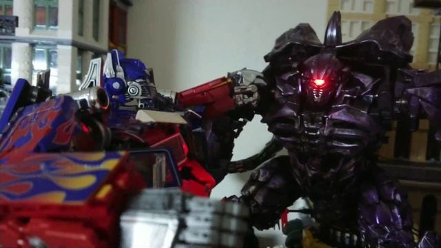 Transformers Dark of the moon Optimus Prime vs Shockwave 2009 4K toy Studio Series Black Apple ZS-0 смотреть онлайн