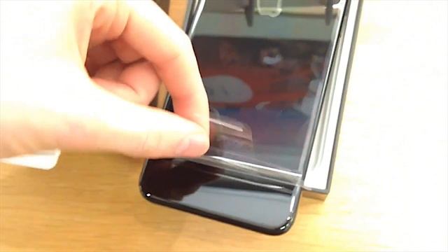 iPhone 7 Plus Jet Black 128GB Unboxing in the Apple Store смотреть онлайн