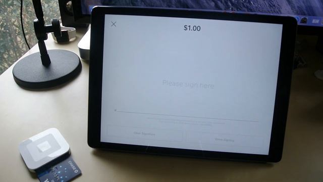 Quick look at the Square Contactless Reader with Apple Pay смотреть онлайн