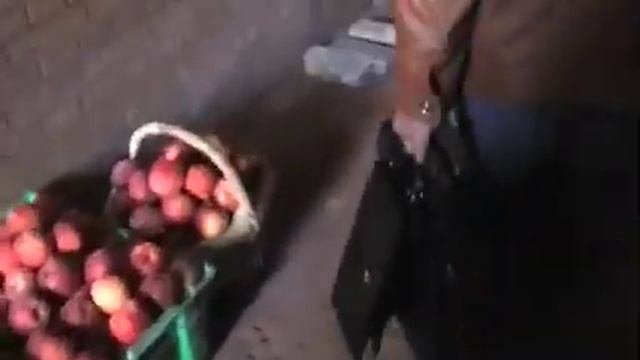 under ground apple stores in west of China смотреть онлайн