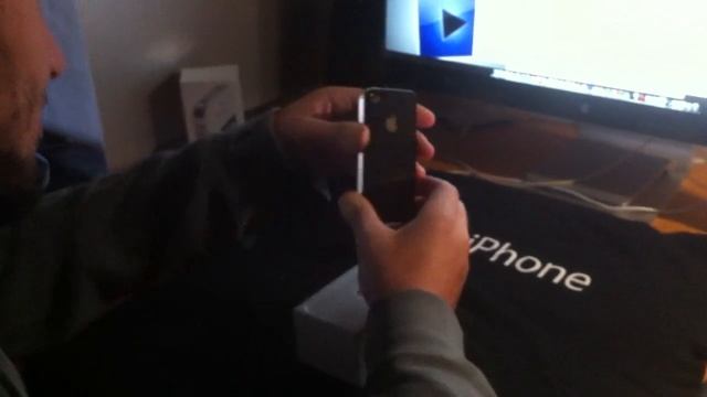 iPhone 4S Unboxing Part 2 смотреть онлайн