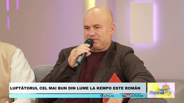 BORȘ RAW DE LEGUME ȘI RULOURI DE DOVLECEI | REȚETA DE 10 | MATINAL A7TV CU BENI SI IOSIF GRAUR смотреть онлайн