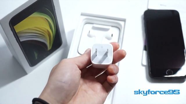 iPhone SE 2nd gen (2020) Black Unboxing & Setup смотреть онлайн