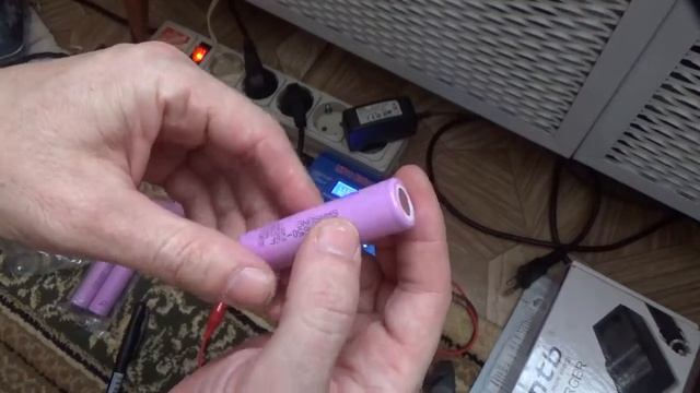 распаковка и тест аккумов 18650. смотреть онлайн