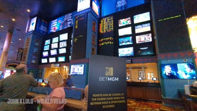 New York New York Casino Resort Walking Tour | Vegas Has Gone Big Apple! смотреть онлайн