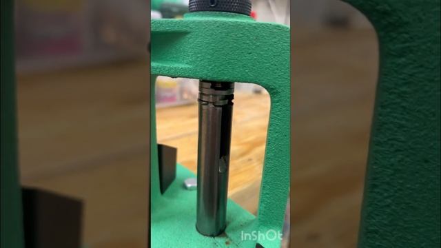 Рождение патрона. #охота #223 #hornady #v-max #релоадинг #redding #.223rem смотреть онлайн