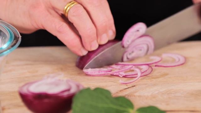 Chiang Mai-Style Sausages & Granadina Salad by Ray McVinnie смотреть онлайн
