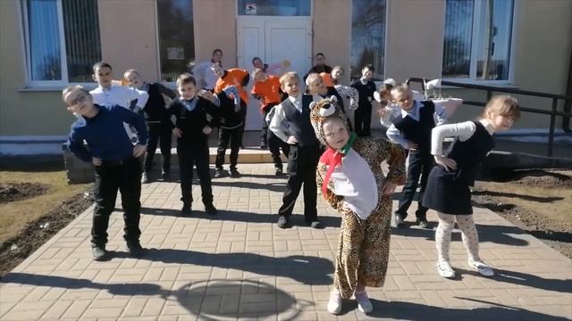 "Пионерский флешмоб". Март смотреть онлайн