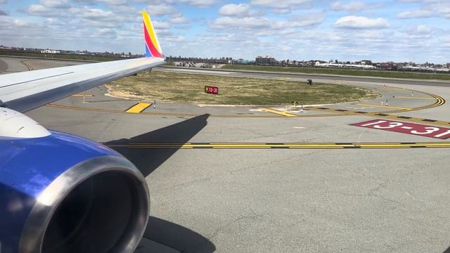 (That City Tho) Southwest Boeing 737-800 Takeoff New York LaGuardia Airport (KLGA) смотреть онлайн