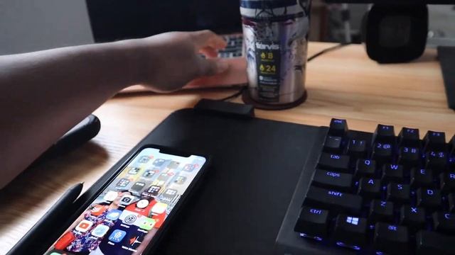 Apple guy switches to PC смотреть онлайн