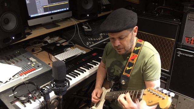 Blues Guitar_ Soloing over Alternative Chord Changes смотреть онлайн