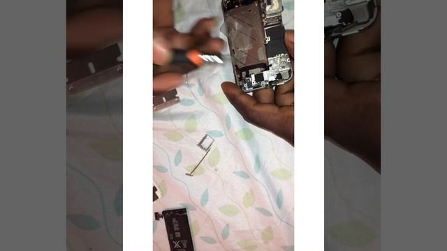 Apple iPhone (4S 16GB) model A1387! complete teardown смотреть онлайн