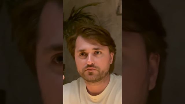 Превью видео "Лютый заросший кринж ушатал дисплей на iPhone 12 Pro Max" смотреть онлайн