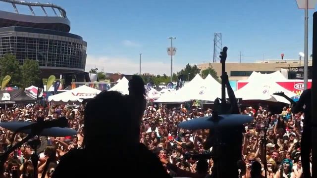 Falling In Reverse - Good Girls Bad Guys [LIVE] - Warped Tour 2012 (Denver, CO)