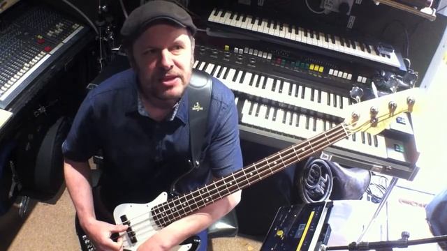 Bass Guitar Lessons - All Right Now смотреть онлайн