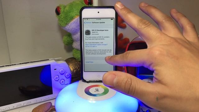 How To Get iOS 12 Before Anyone Else! (No Computer) On iPhone, iPad and iPod touch смотреть онлайн