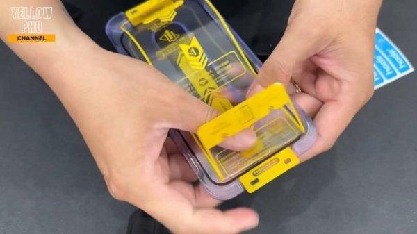 iPhone 15 Series Dust-Free Helper (Lite) Installation 2024 - Tempered Glass Screen Protector