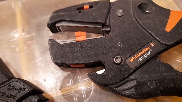 Купил стриппер Jokari смотреть онлайн