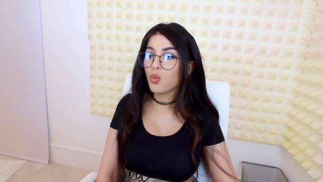 CHEAPEST WOMAN EVER смотреть онлайн