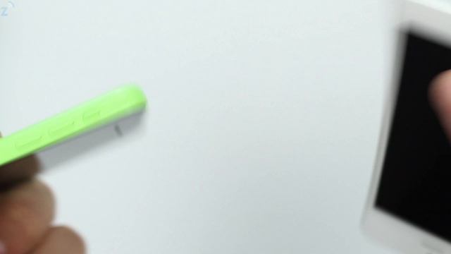 Green iPhone 5c Unboxing, Hands On смотреть онлайн
