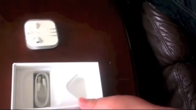 White iPhone 5 Unboxing and Review. смотреть онлайн