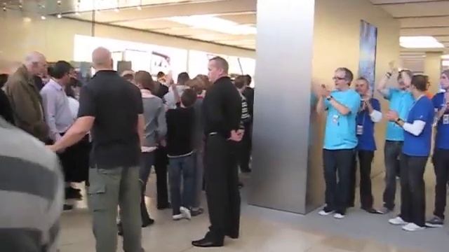 Apple Store Norwich - 10, 9, 8, 7, 6, 5, 4, 3, 2, 1, Woooooooh! смотреть онлайн