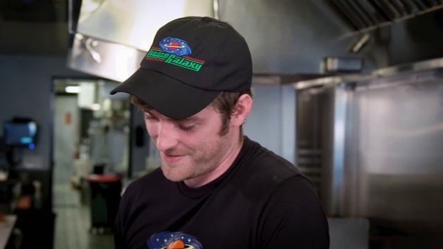Guy Fieri Has A Veggie Mac & Cheese Waffle That It's Out Of This World | Diners, Drive-Ins & Dives смотреть онлайн