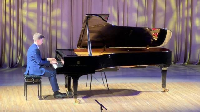 Макогоненко Арсений. Прелюдия cis-moll op.3 №2. С.В.Рахманинов. смотреть онлайн