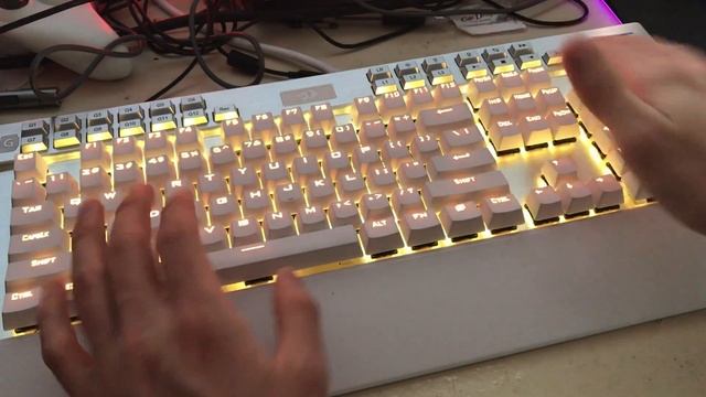 Red Dragon RGB 132 Key LED Keyboard Review! смотреть онлайн