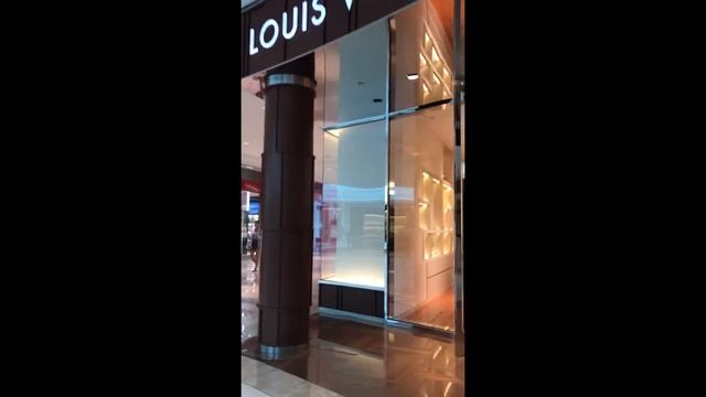 APPLE STORE GUCCI МАШИНА МОЕЙ МЕЧТЫ смотреть онлайн