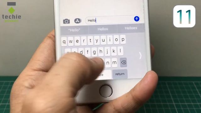 How to Use One Handed Keyboard in iOS 11 iPhone. HINDI смотреть онлайн