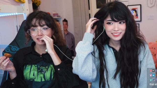 Emiru's Ears Tickle from Bonnie's Teasing! смотреть онлайн