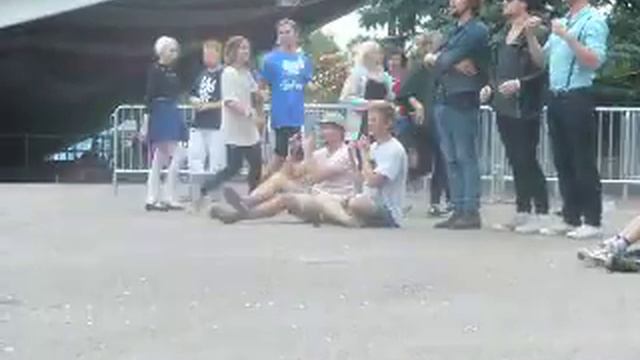 APPLE IS MY FAVOURITE FRUIT смотреть онлайн