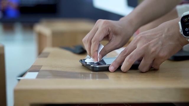 ZAGG x Tech Reviewer INDONESIA | SINGAPORE TRIP | Pick up iPhone 15 Apple Store смотреть онлайн