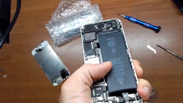 İphone batarya değişimi (5/5S/5SE) BATARYA DEĞİŞİMİ смотреть онлайн