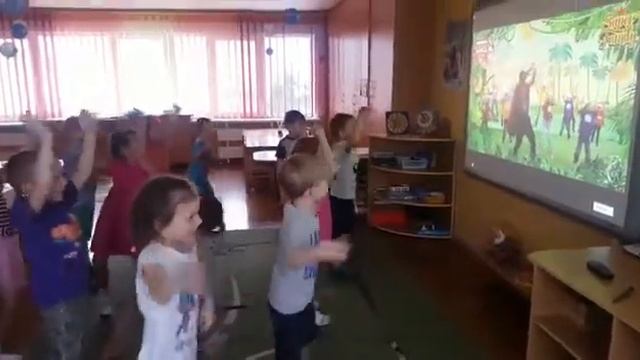 "Я БАНАН" начинает покрять садики) смотреть онлайн