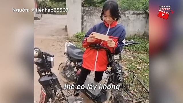 Thấy để hình iphone 14 giá 50k, bé gái đặt hàng đến khi shipper đến giao mới vỡ lẽ смотреть онлайн