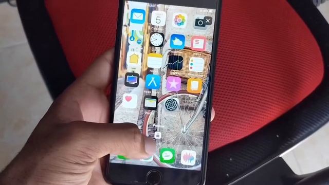 Top 5 Wallpaper Apps for your iPhone! смотреть онлайн