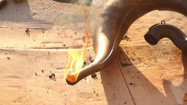 Fixing Dented Two Stroke Pipe смотреть онлайн